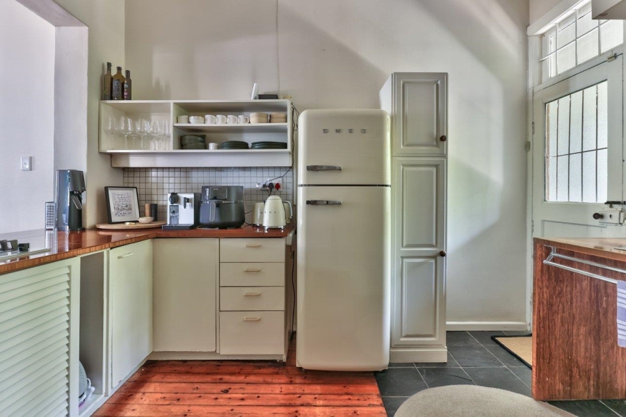 To Let 2 Bedroom Property for Rent in Vredehoek Western Cape